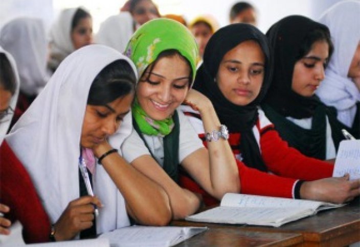 Мусульманки сдают экзамены