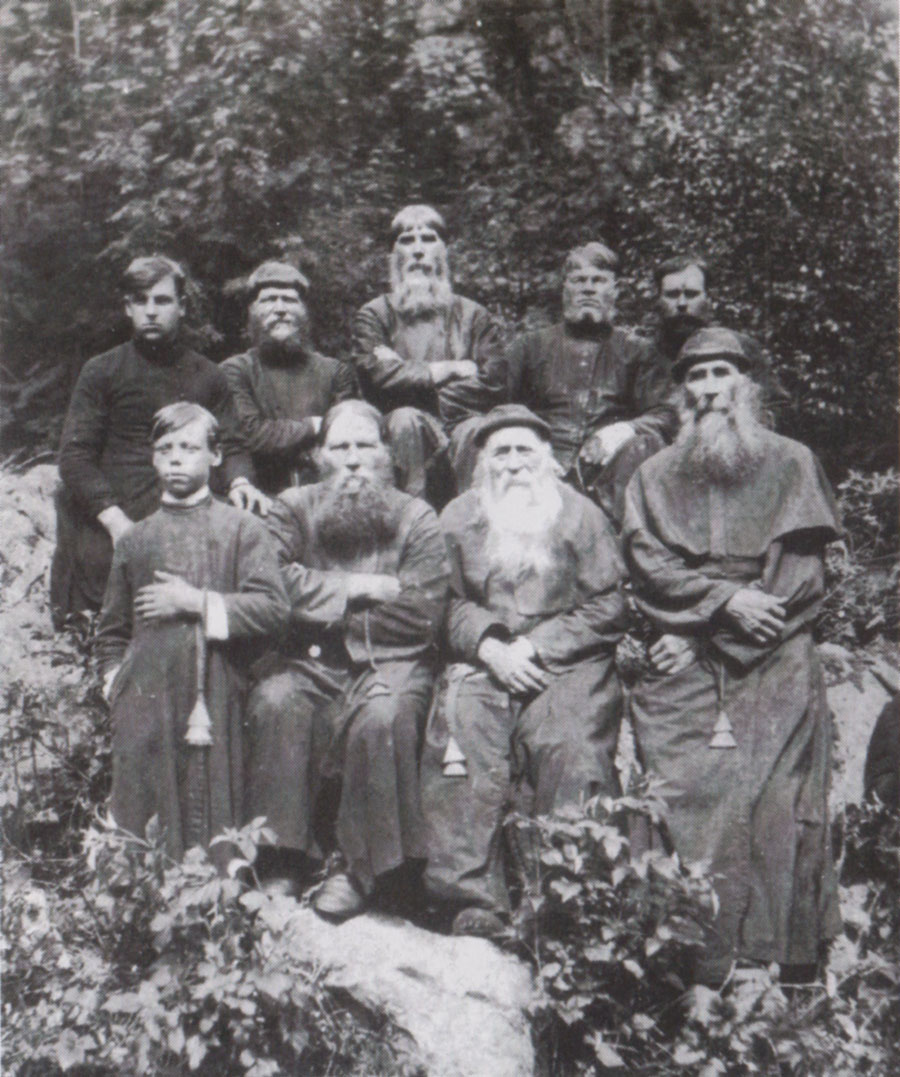 Старообрядцы-часовенные во время моления на Веселых горах близ Тагила на Урале. Фото начала XX века