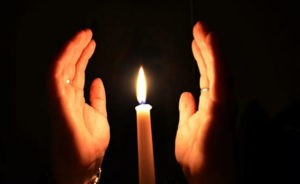 Вызвать духа с помощью свечи
