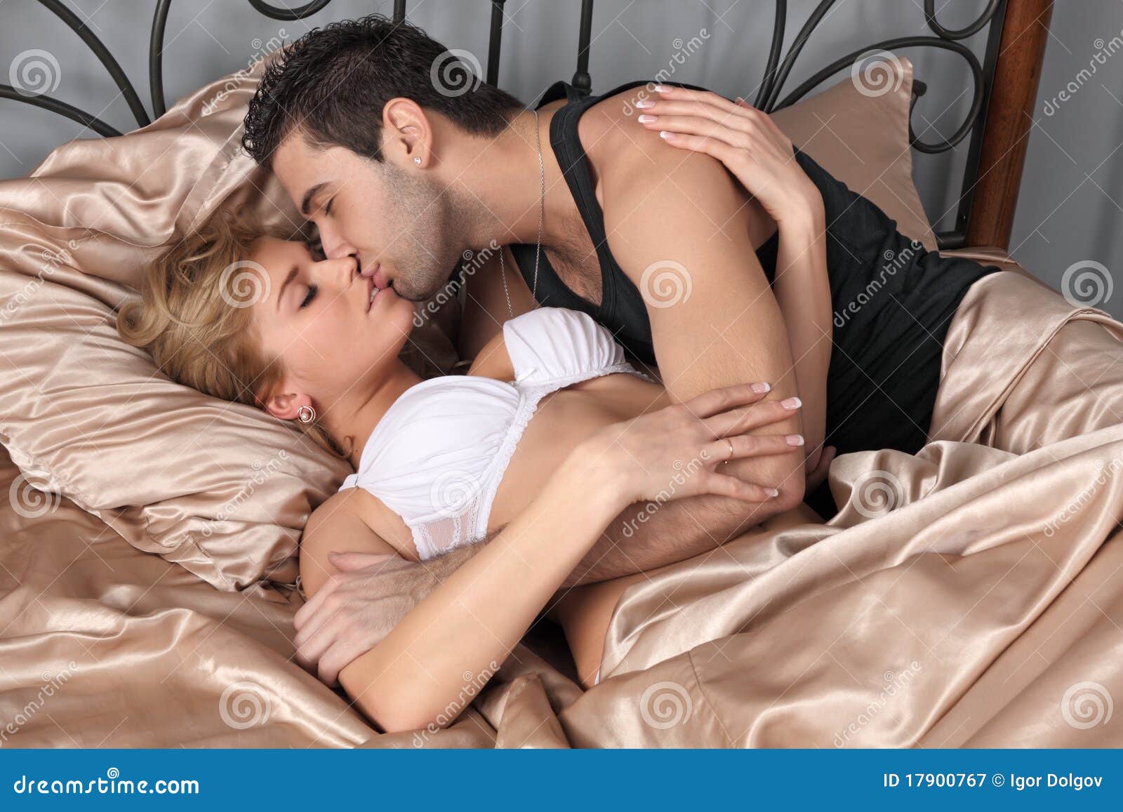 сонник сон если женщина видит во сне голых мужчин фото 86