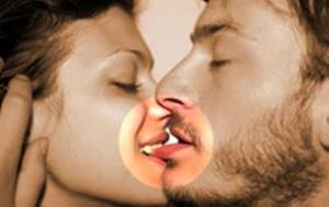 Эротично целоваться