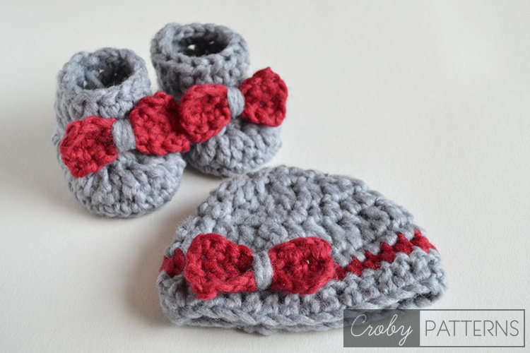 crochet baby booties with bows and matching beanie set