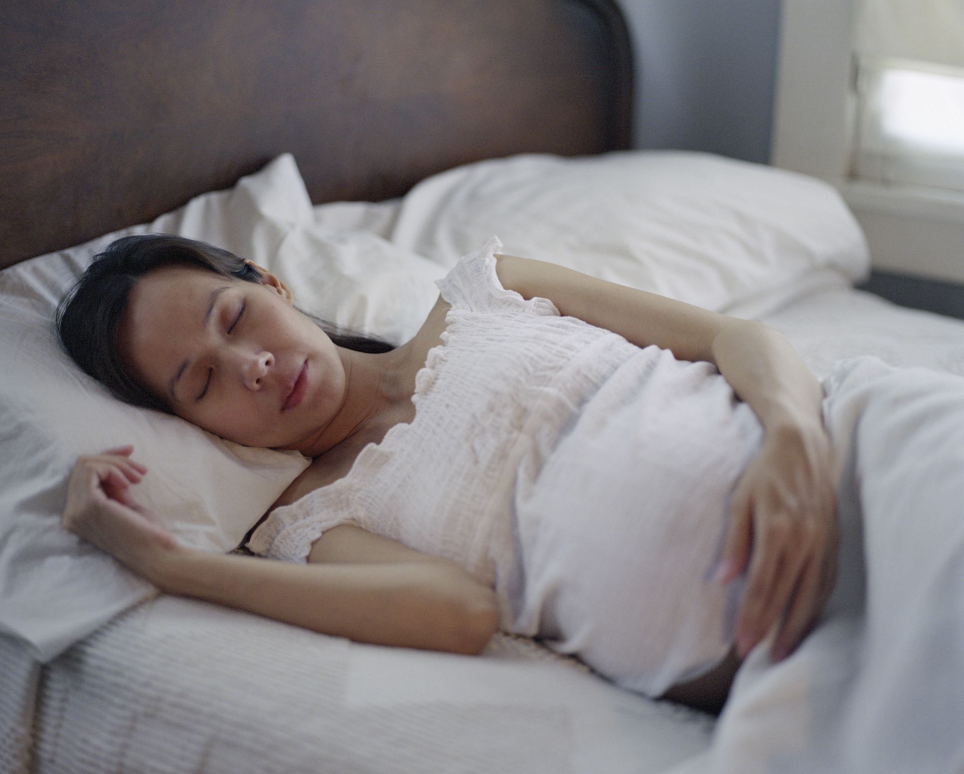 Почему мокрый во сне. Сон беременных. Сон беременной женщины. Беременность во сне.
